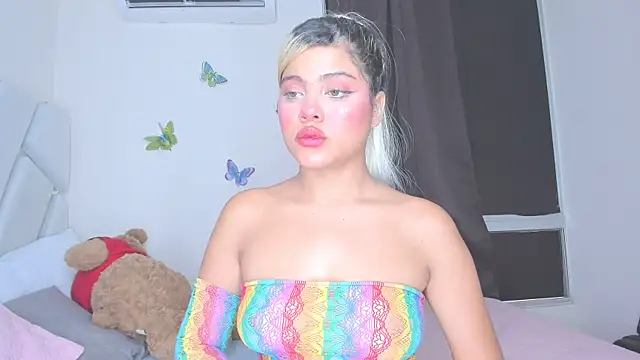 sofiacastillo01 online show from April 18, 2026, 6:34 pm