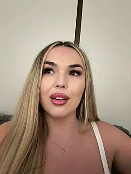 EvaSunderland online show from August 6, 2026, 9:39 pm