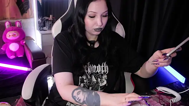 Snapshot of Kitty_goth chatting on August 3, 2026, 8:56 pm Kitty goth online show from August 3, 2026, 8:56 pm