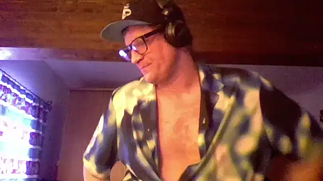 Bigthroaterboy online show from December 26, 2024, 1:10 pm