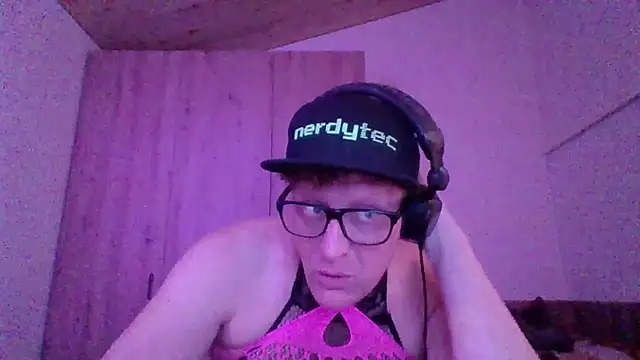 Bigthroaterboy online show from October 8, 2025, 8:06 pm