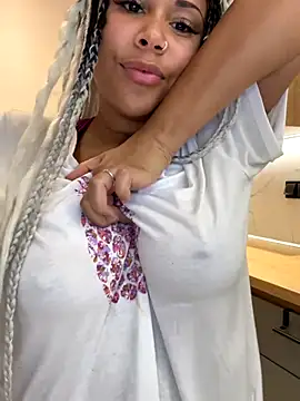 HaileyDiana online show from October 20, 2025, 4:18 pm