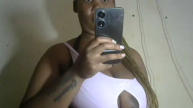 Snapshot of NippleMilkXx chatting on February 27, 2025, 7:44 am NippleMilkXx online show from February 27, 2025, 7:44 am