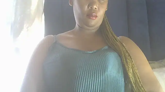 Snapshot of NippleMilkXx chatting on September 12, 2025, 8:47 am NippleMilkXx online show from September 12, 2025, 8:47 am