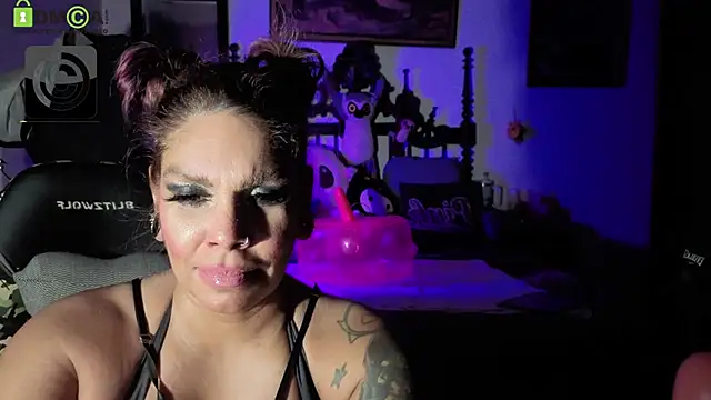 MadisonJayde online show from April 25, 2026, 5:21 am