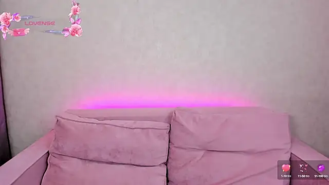 Erika Carpenter online show from December 4, 2024, 3:15 am