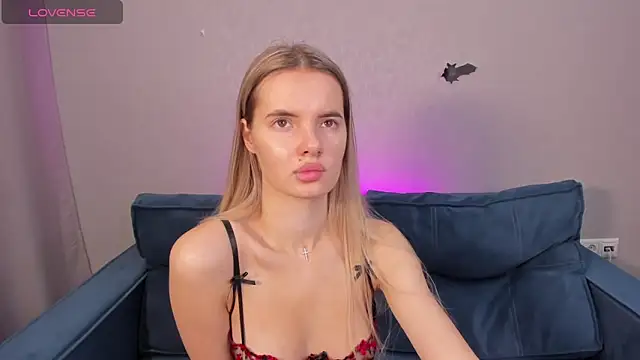 Erika Carpenter online show from January 14, 2025, 12:11 am