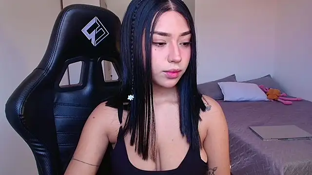 EmilyPaynne online show from January 12, 2025, 6:16 pm