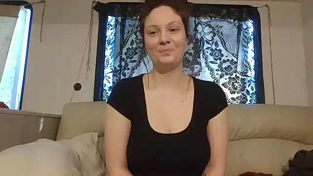 emerieskye20 online show from January 13, 2025, 9:31 pm