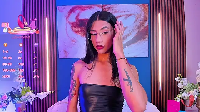 sofiaa grey  online show from September 29, 2025, 1:49 pm