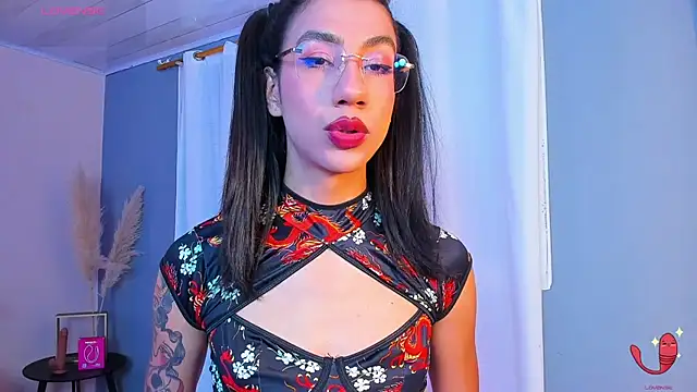 sofiaa grey  online show from October 28, 2025, 12:30 pm