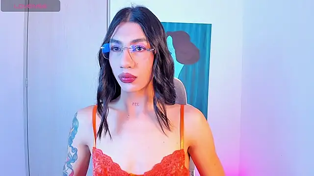 sofiaa grey  online show from February 22, 2026, 2:04 pm