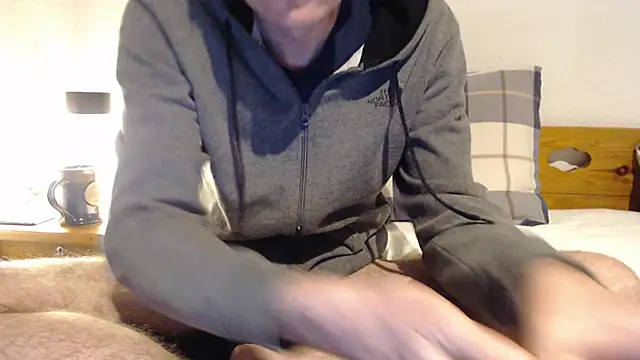 Snapshot of geree84 chatting on February 20, 2025, 4:36 pm geree84 online show from February 20, 2025, 4:36 pm