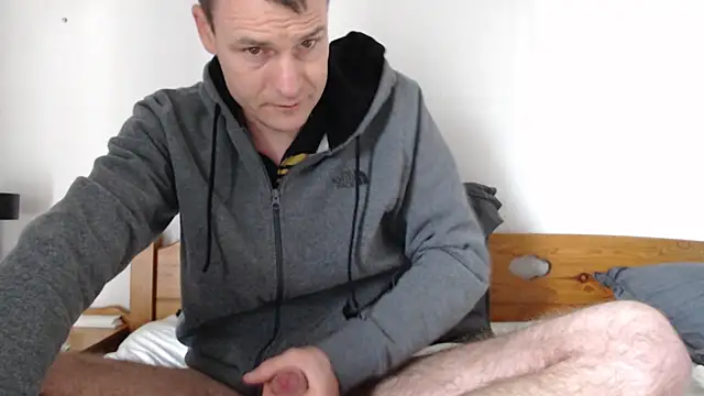 Snapshot of geree84 chatting on March 13, 2025, 1:40 pm geree84 online show from March 13, 2025, 1:40 pm