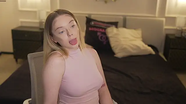 Cassy-Celestial  online show from October 26, 2025, 5:02 am