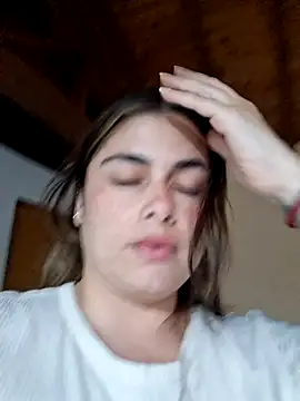 Juliietha servas online show from October 2, 2025, 1:12 am