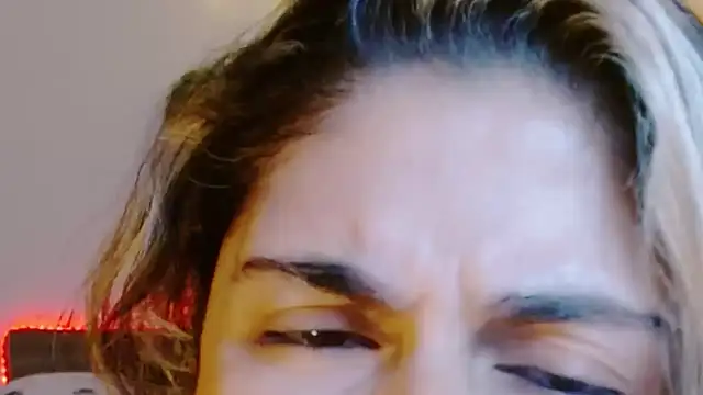 Snapshot of Juliietha_servas chatting on January 17, 2026, 1:21 am Juliietha servas online show from January 17, 2026, 1:21 am