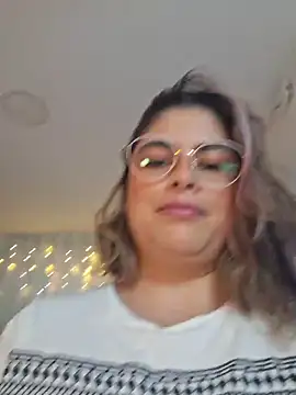 Snapshot of Juliietha_servas chatting on March 5, 2026, 9:44 pm Juliietha servas online show from March 5, 2026, 9:44 pm