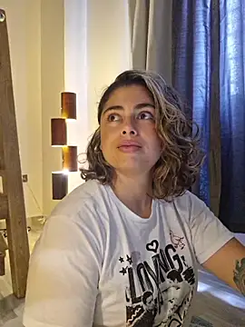 Juliietha servas online show from April 5, 2026, 5:32 pm