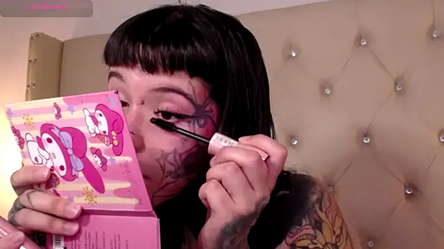 Snapshot of SylveonFox chatting on December 5, 2024, 1:06 pm SylveonFox online show from December 5, 2024, 1:06 pm