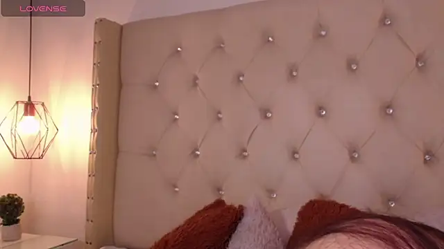 Snapshot of SylveonFox chatting on December 6, 2024, 1:11 pm SylveonFox online show from December 6, 2024, 1:11 pm