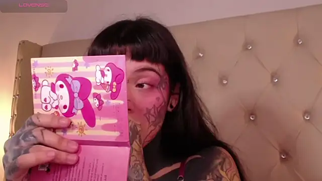 Snapshot of SylveonFox chatting on December 7, 2024, 1:29 pm SylveonFox online show from December 7, 2024, 1:29 pm