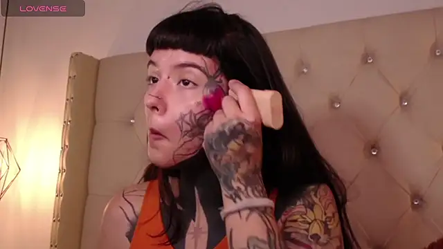 Snapshot of SylveonFox chatting on December 8, 2024, 2:30 pm SylveonFox online show from December 8, 2024, 2:30 pm