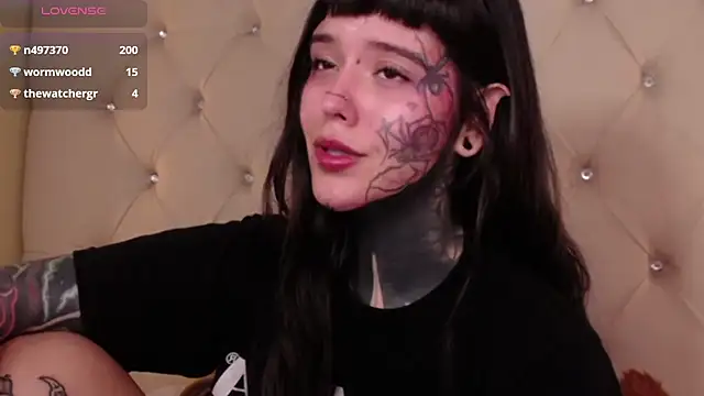 Snapshot of SylveonFox chatting on December 15, 2024, 2:27 pm SylveonFox online show from December 15, 2024, 2:27 pm