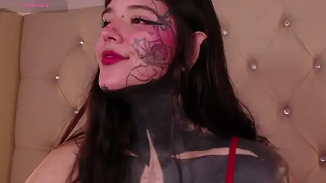 Snapshot of SylveonFox chatting on December 18, 2024, 4:49 pm SylveonFox online show from December 18, 2024, 4:49 pm