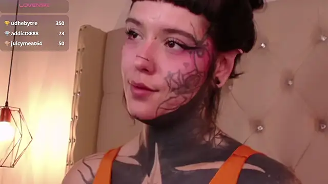 Snapshot of SylveonFox chatting on December 21, 2024, 4:03 pm SylveonFox online show from December 21, 2024, 4:03 pm