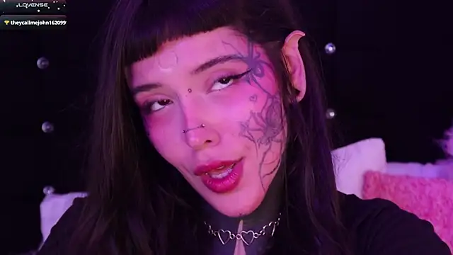 Snapshot of SylveonFox chatting on February 1, 2025, 9:08 pm SylveonFox online show from February 1, 2025, 9:08 pm