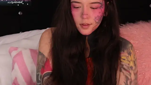 Snapshot of SylveonFox chatting on February 12, 2025, 11:18 am SylveonFox online show from February 12, 2025, 11:18 am