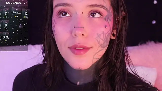 Snapshot of SylveonFox chatting on February 16, 2025, 11:48 pm SylveonFox online show from February 16, 2025, 11:48 pm