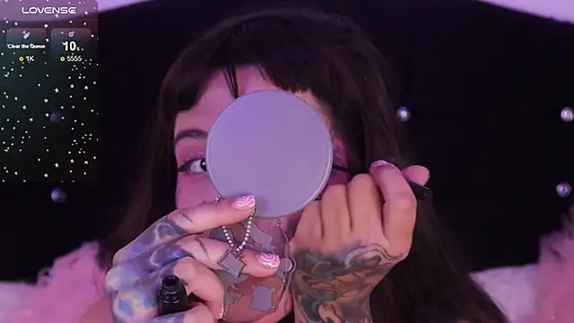 Snapshot of SylveonFox chatting on February 21, 2025, 5:42 pm SylveonFox online show from February 21, 2025, 5:42 pm