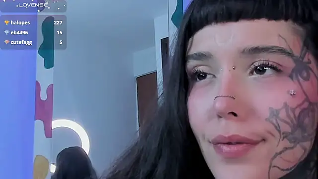 Snapshot of SylveonFox chatting on March 9, 2025, 12:42 am SylveonFox online show from March 9, 2025, 12:42 am