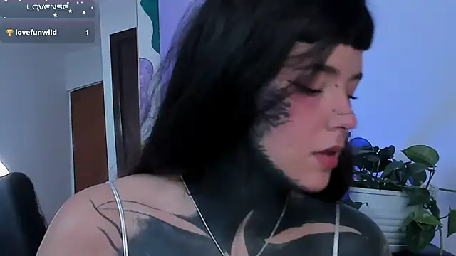 Snapshot of SylveonFox chatting on March 9, 2025, 1:59 pm SylveonFox online show from March 9, 2025, 1:59 pm