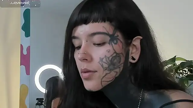 Snapshot of SylveonFox chatting on March 18, 2025, 10:36 am SylveonFox online show from March 18, 2025, 10:36 am