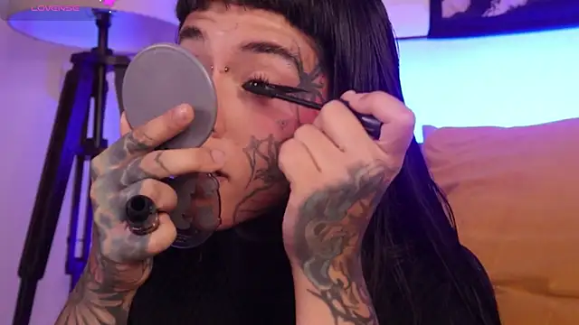 Snapshot of SylveonFox chatting on September 21, 2025, 11:01 am SylveonFox online show from September 21, 2025, 11:01 am