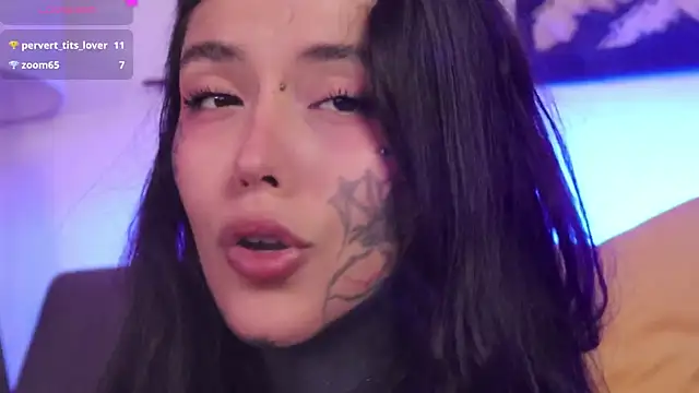 Snapshot of SylveonFox chatting on October 21, 2025, 11:22 am SylveonFox online show from October 21, 2025, 11:22 am