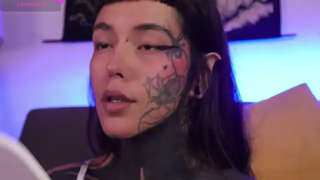 Snapshot of SylveonFox chatting on October 28, 2025, 11:03 am SylveonFox online show from October 28, 2025, 11:03 am