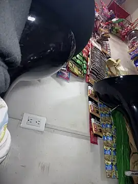 Snapshot of Sol_biglips chatting on December 29, 2024, 8:37 pm Sol biglips online show from December 29, 2024, 8:37 pm