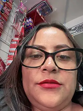 Snapshot of Sol_biglips chatting on January 19, 2025, 8:19 pm Sol biglips online show from January 19, 2025, 8:19 pm