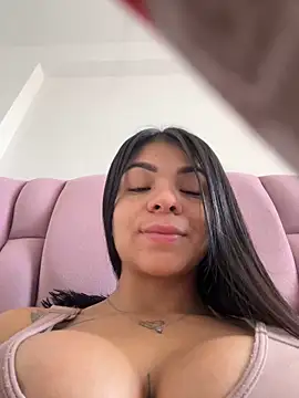 Snapshot of SophiaKarson chatting on January 5, 2025, 2:08 pm SophiaKarson online show from January 5, 2025, 2:08 pm