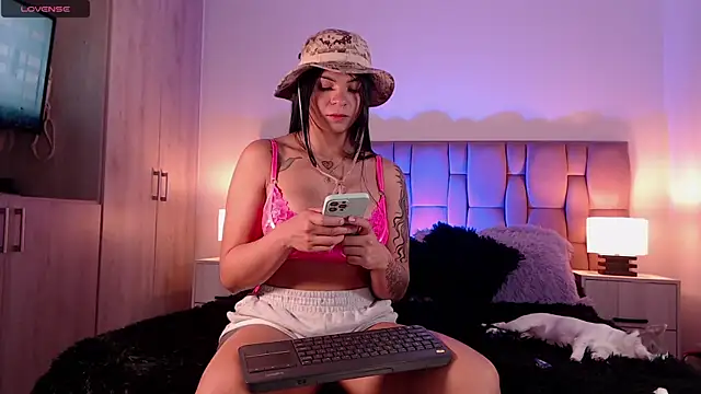 Snapshot of SophiaKarson chatting on February 28, 2025, 11:14 am SophiaKarson online show from February 28, 2025, 11:14 am