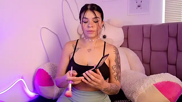 Snapshot of SophiaKarson chatting on November 23, 2025, 7:35 pm SophiaKarson online show from November 23, 2025, 7:35 pm