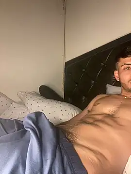 Snapshot of tom_thick chatting on January 23, 2025, 10:22 pm tom thick online show from January 23, 2025, 10:22 pm