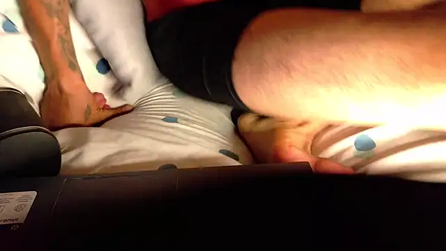 Snapshot of tom_thick chatting on October 1, 2025, 5:02 am tom thick online show from October 1, 2025, 5:02 am