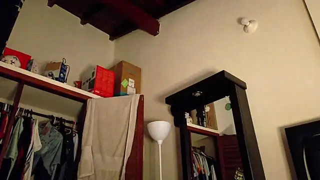 Snapshot of tom_thick chatting on October 12, 2025, 6:51 pm tom thick online show from October 12, 2025, 6:51 pm