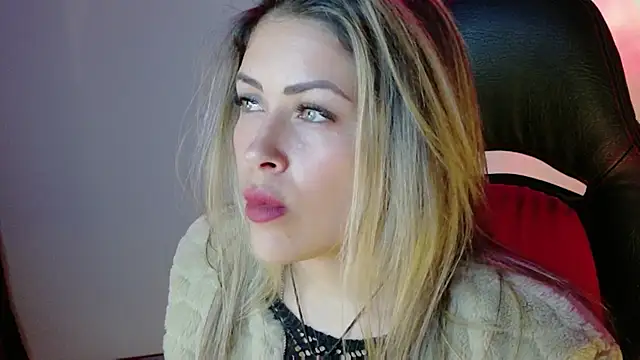 Natalia Montoya online show from November 4, 2025, 12:54 am