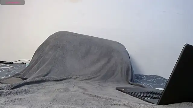 robin model online show from October 23, 2025, 7:56 pm